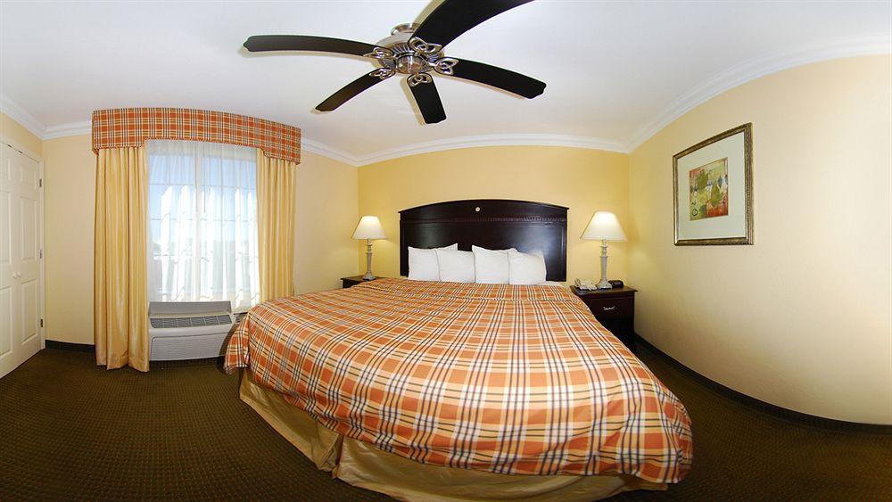 Western Barsana & 3* Oklahoma City